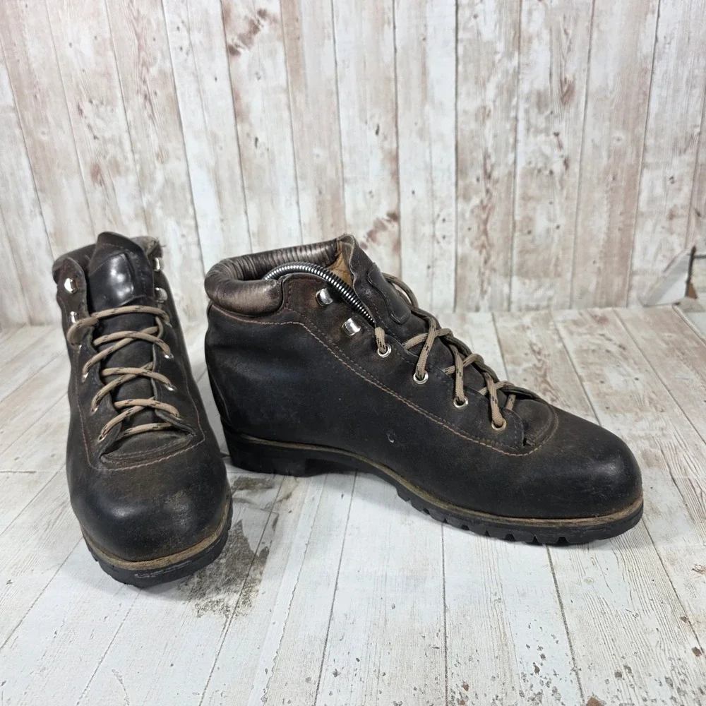 Vasque Vintage Brown Leather Hiking Boots Mens Made in Italy Vibram Lug Sole